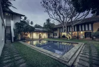 The Villa Bentota by KK Collection Отели рядом с достопримечательностью «Баутик 87»