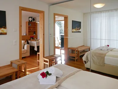 Chesa San Bastiaun B5 Hotel dekat Muottas Muragl