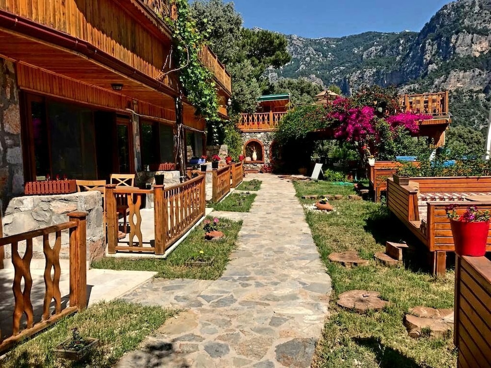 Kabak Armes Hotel