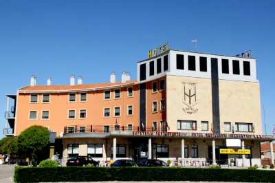 Hotel Helmántico فنادق في La Armuna