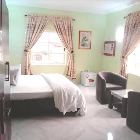 Carabana Hotel & Suites