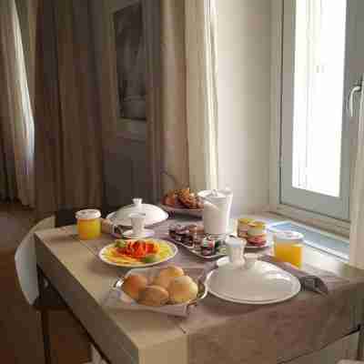 Escalus Luxury Suites Verona Dining/Meeting Rooms