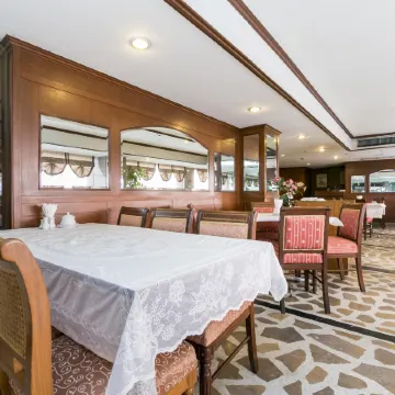Bangkok City Inn Отели рядом с достопримечательностью «Станция надземного метро Chit Lom»