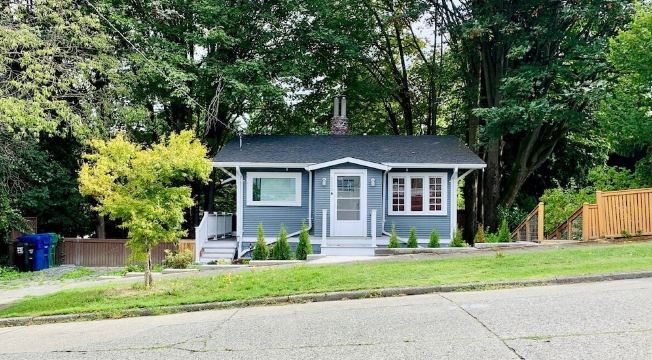 Phinneywood Hideaway - Zoo Meets Lake