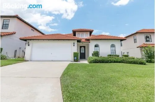 達文波特三卧室游泳池之家