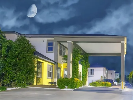 Days Inn by Wyndham Suites Fredericksburg