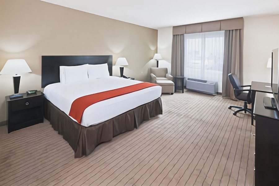 Holiday Inn Express & Suites El Paso Airport, an Ihg Hotel