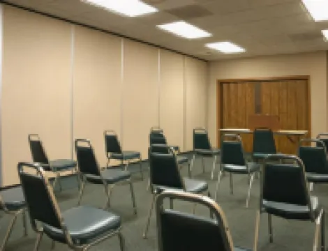 Super 8 by Wyndham Logansport