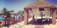 Seafront Residences - Pool