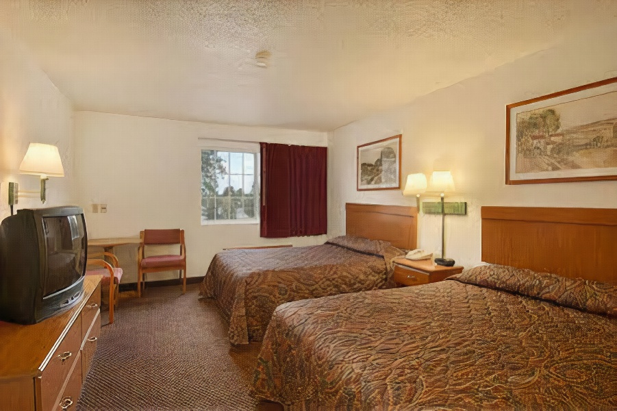 Wamego Inn and Suites