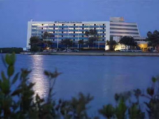 Doubletree By Hilton Tampa Rocky Point Waterfront Room Reviews Photos Tampa 2021 Deals Price Trip Com