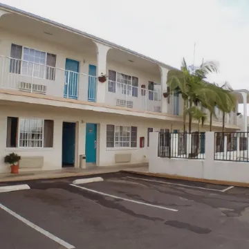 Best Western Orange Plaza