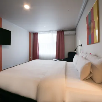 Waikei Hotel Jeonju Jeonju Stadium周辺のホテル