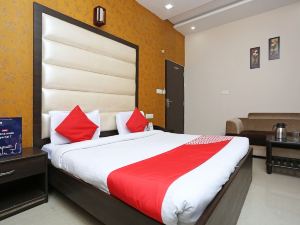 OYO 12479 Hotel City Shine