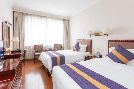 Airport Hotel Отели рядом с достопримечательностью «Gaopoxiang Passenger Transport Terminal»