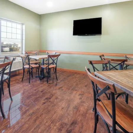 La Quinta Inn & Suites by Wyndham Belgrade - Bozeman Airport