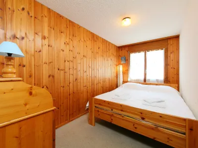 Hyacinthe 2 Hotels in 