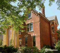 Lyndon House Bed & Breakfast