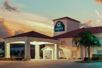 La Quinta Inn & Suites by Wyndham Morgan City - parking