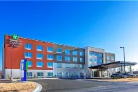 Holiday Inn Express & Suites Tulsa Northeast - Owasso فنادق في Claremore