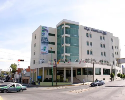 Hotel Mision Leon โรงแรมในเลออน