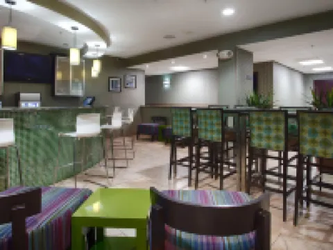 Four Points by Sheraton Fort Lauderdale Airport - Dania Beach デイニアのホテル