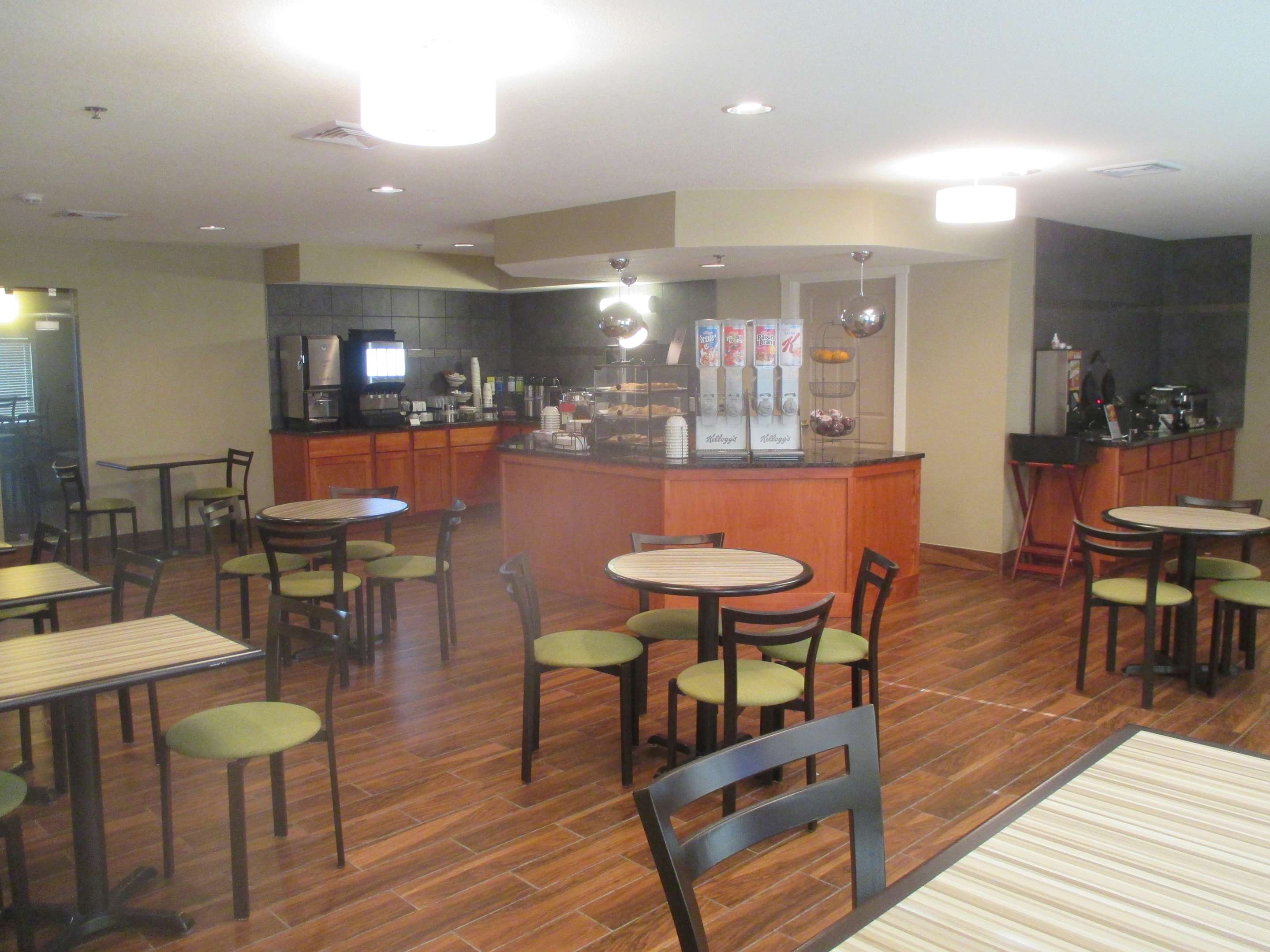 Best Western Plus Menomonie Inn & Suites