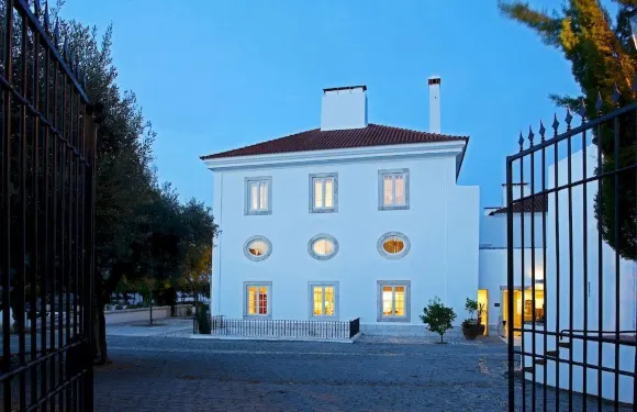 帕迪索拉雷斯魅力酒店