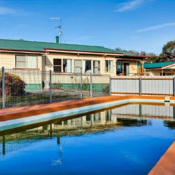 Wintersun Gardens Motel