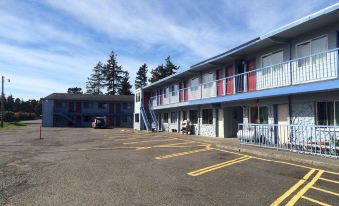 Silver Sands Motel