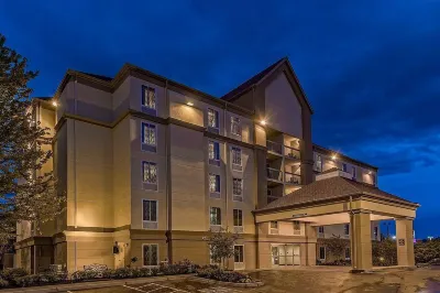 La Quinta Inn & Suites by Wyndham Pigeon Forge Hotels near Brian Hoffman's Remembering Red - A Tribute To Red Skelton