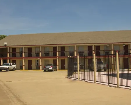 Sherman Inn Hotels in Grayson County