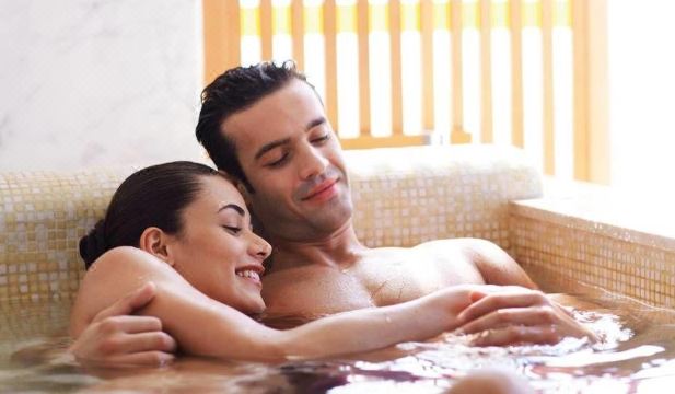 포시즌스 뭄바이 객실 내부