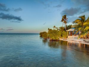 Ray Caye Island Resort