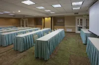La Quinta Inn & Suites by Wyndham Fort Worth North