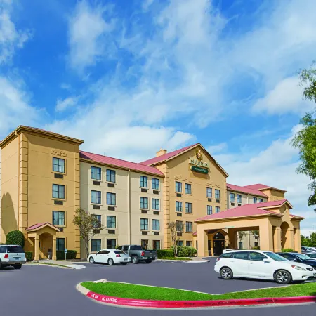 La Quinta Inn & Suites by Wyndham Austin Round Rock