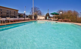 La Quinta Inn & Suites by Wyndham Columbus State University