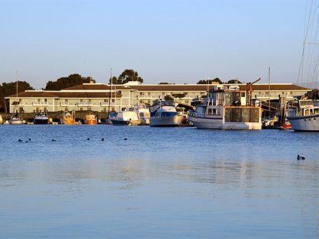 The Marina Inn on San Francisco Bay