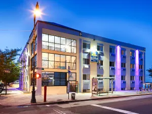 Best Western Plus Brooklyn Bay Hotel