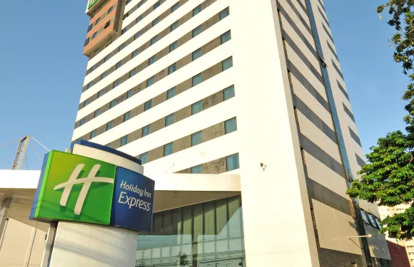Holiday Inn Express 貝倫