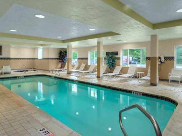 Holiday Inn Express & Suites - Lincoln East - White Mountains, an Ihg Hotel