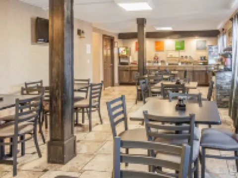 Comfort Inn & Suites Vancouver Downtown City Center Hotels in Vancouver