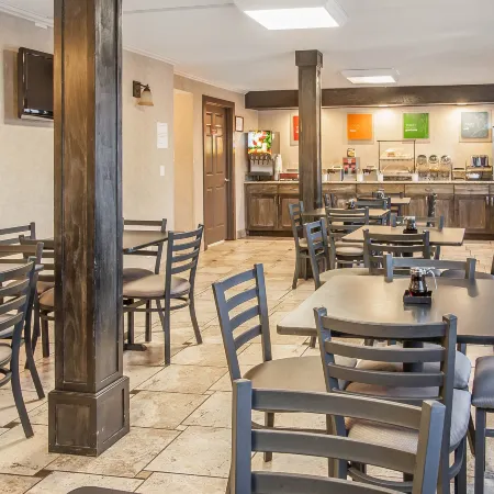 Comfort Inn & Suites Vancouver Downtown City Center