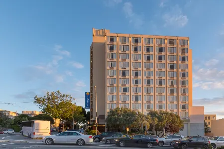 Comfort Inn by the Bay