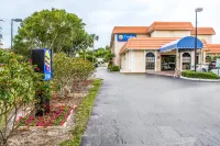Baymont by Wyndham Bonita Springs Naples North
