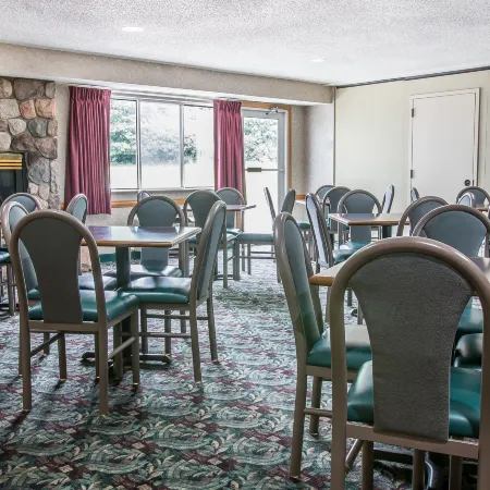 Dunes Express Inn and Suites