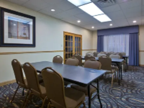 列剋星敦卡爾森江山旅館及套房 羅克布里奇縣酒店