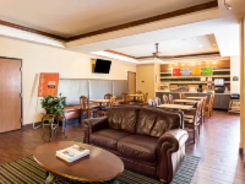 Comfort Suites McAllen Airport and la Plaza Mall マッカレンのホテル