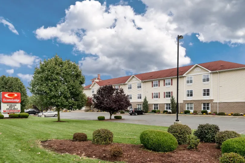 Econo Lodge Hadley Near University