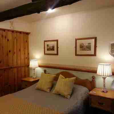 The Castle Arms Inn Rooms